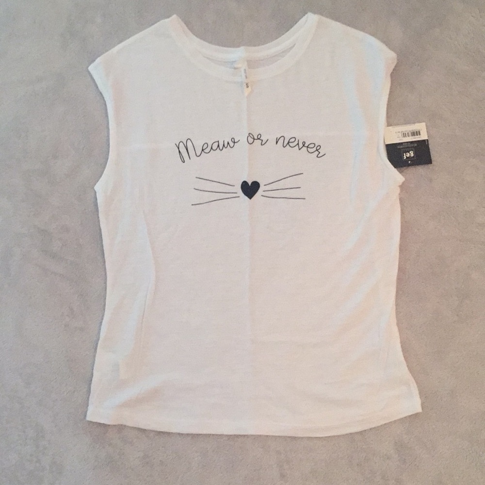 Cute white tank top.